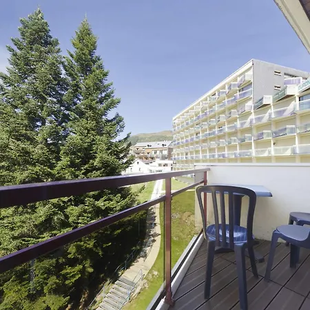 En Station Avec Ascenseur - Vue Pistes *
