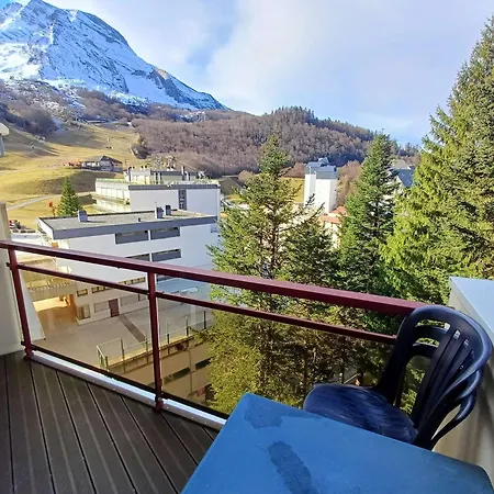 En Station Avec Ascenseur - Vue Pistes